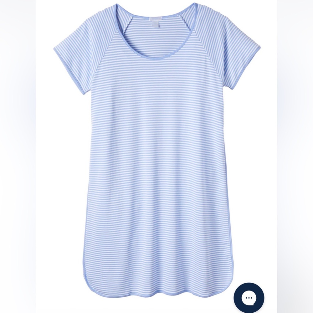 NWOT Lake Pima hydrangea nightgown.